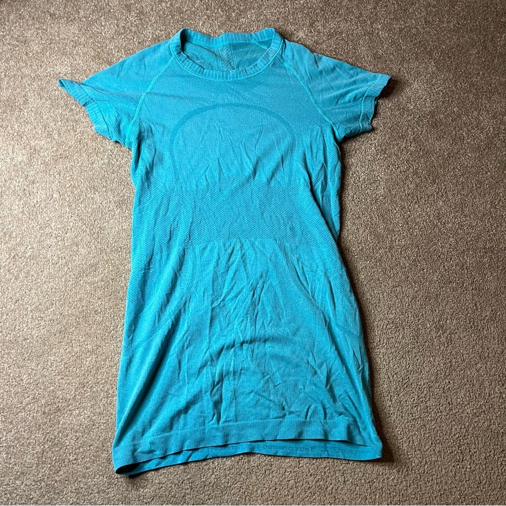 Lululemon Short Sleeve Lightweight Sport Active Wear Tee Crew Neck Size Small